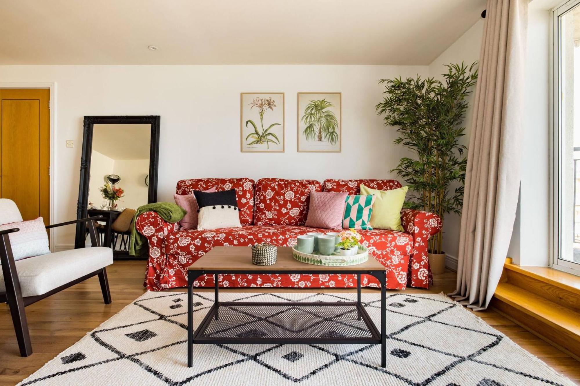 Wild Roses Service Apartments - East India ロンドン エクステリア 写真